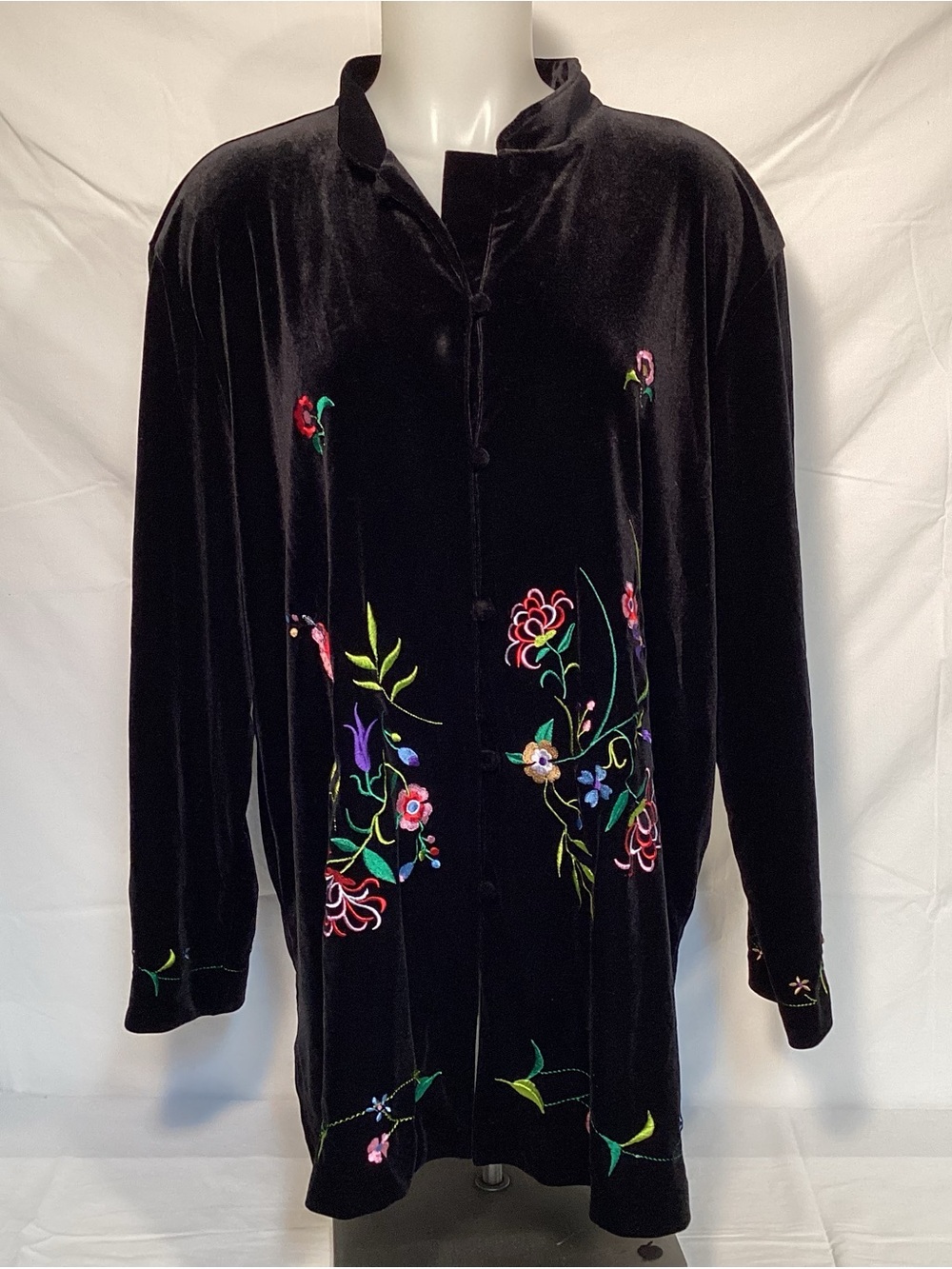 Black Velour Embroidered Susan Graver Floral Button Up Jacket Women’s Size 1X - Picture 9 of 12